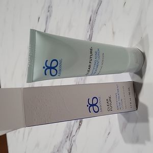 Arbonne Clear Future Mattifying Acne Lotion